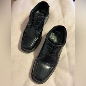 Men’s black dress shoes